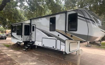 Photo of a 2022 Alliance RV Paradigm 340RL for sale