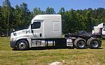 2015 FLGF4156 Sleeper Semi Tractor Thumbnail 1