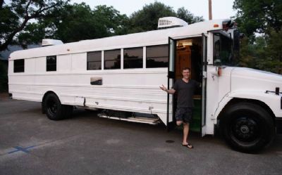 Photo of a 2007 Freightliner FS-65 Digital Nomad Skoolie Motorhome for sale