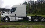 2015 FLGF4170 Sleeper Semi Tractor Thumbnail 1