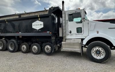 Photo of a 2014 Kenworth T800 Dump Truck for sale