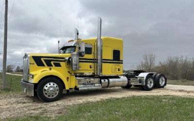 Photo of a 2021 Kenworth W900L Commercial Trucks for sale