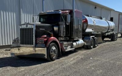 Photo of a 2016 Kenworth W900L Sleeper Trucks for sale