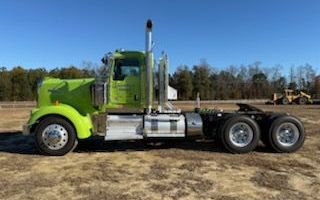 Photo of a 2016 Kenworth W900 Day Cab Trucks for sale