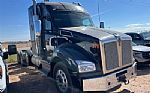 2022 T880 Sleeper Semi Tractor Thumbnail 1