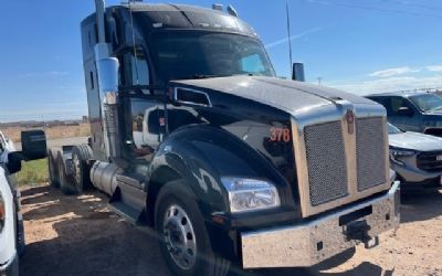Photo of a 2022 Kenworth T880 Sleeper Semi Truck for sale