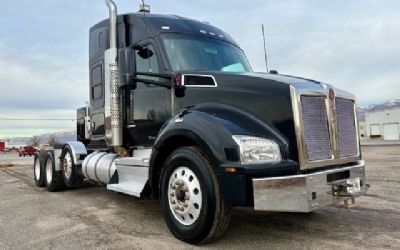 Photo of a 2021 Kenworth T880 Sleeper Semi Truck for sale