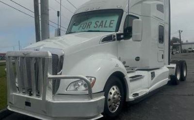 Photo of a 2022 Kenworth T680 Sleeper Trucks for sale