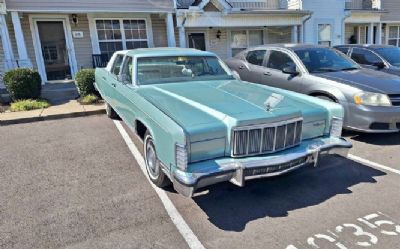 Photo of a 1976 Lincoln Continental Sedan for sale