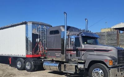 Photo of a 2018 Mack Pinnacle CHU600 Sleeper Trucks for sale