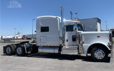 2021 Peterbilt 389 Sleeper Trucks