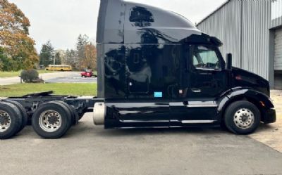 Photo of a 2023 Peterbilt 579 Sleeper Trucks for sale