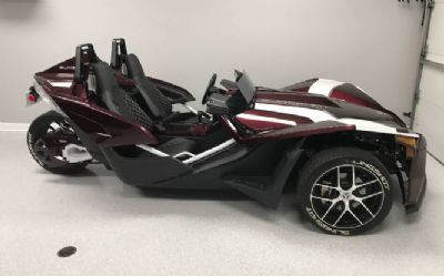 Photo of a 2017 Polaris Slingshot SL for sale