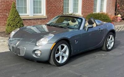 Photo of a 2008 Pontiac Solstice Convertible for sale