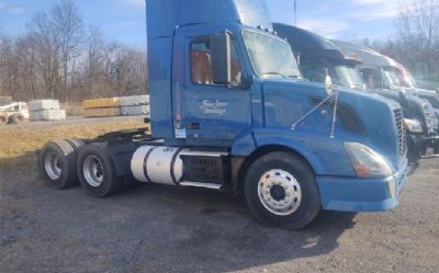 Photo of a 2011 Volvo Vnl64t300 Day Cab Trucks for sale