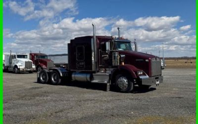 2019 Kenworth T800 Conventional Sleeper Semi