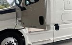 2018 CASCADIA 126 Thumbnail 5