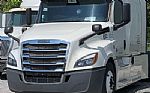 2018 CASCADIA 126 Thumbnail 2