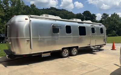 Photo of a 2023 Airstream Classic 33 for sale