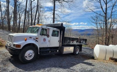 Photo of a 2002 International 4700 for sale
