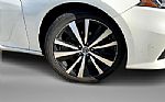 2019 Altima Thumbnail 2