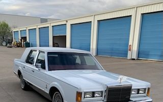 Photo of a 1989 Lincoln Town Car Presidential Package for sale