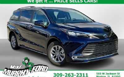 Photo of a 2024 Toyota Sienna XLE for sale