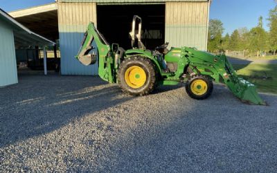 2016 John Deere 4052R Tractor 
