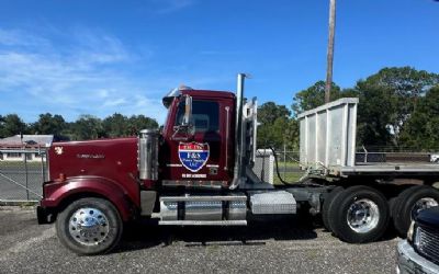 Photo of a 2005 Western Star 4900EX Day Cab With 1991 Rave 53 Flatbed Trailer for sale