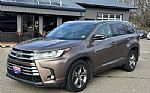 2017 Highlander Thumbnail 1