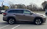 2017 Highlander Thumbnail 4