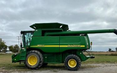 2002 John Deere 9650 STS Combine