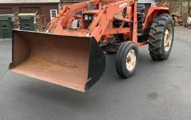 Photo of a 1984 Allis Chalmers Tractor for sale