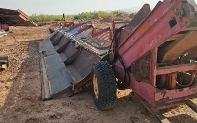 1970 Pistachio Shaker And Catcher 