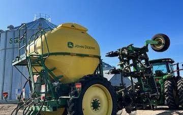 Photo of a 2016 John Deere 2510H Fertilizer Applicator for sale