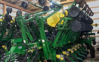 Photo of a 2012 John Deere 1790 Planter for sale