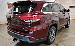 2017 Highlander Thumbnail 3