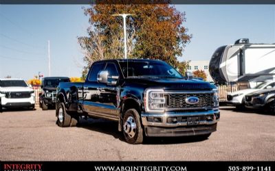 Photo of a 2023 Ford F-350 Super Duty Lariat DRW Truck for sale