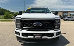 2025 Super Duty F-350 SRW Thumbnail 2