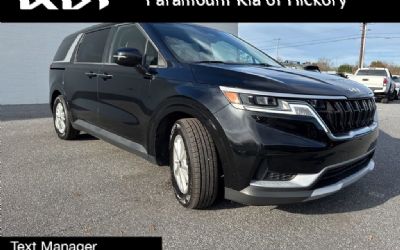 Photo of a 2024 Kia Carnival LX for sale