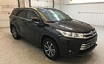 2017 Highlander Thumbnail 2