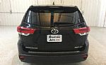 2017 Highlander Thumbnail 7