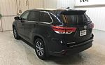 2017 Highlander Thumbnail 3