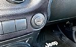 2016 Wrangler Thumbnail 32