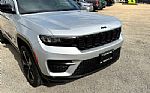 2024 Grand Cherokee Thumbnail 4