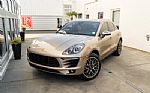2017 Macan Thumbnail 3