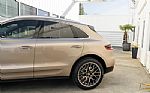 2017 Macan Thumbnail 5