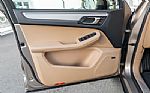 2017 Macan Thumbnail 9