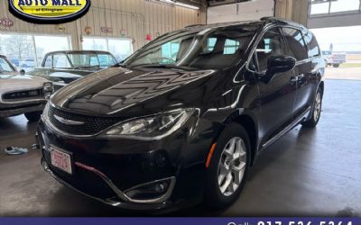 Photo of a 2017 Chrysler Pacifica Touring-L FWD for sale