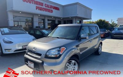 2010 Kia Soul + Hatchback